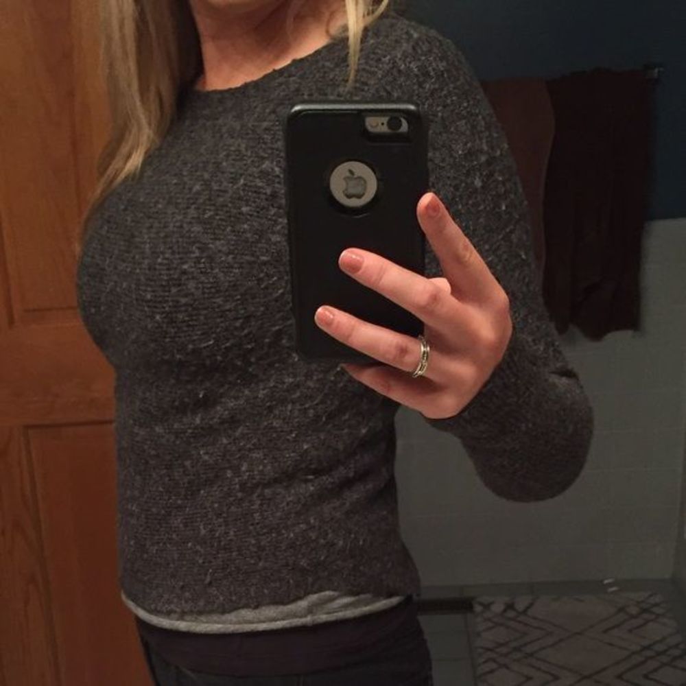 Express wool sweater. Free Beauty Gift!